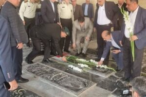 قبور شهدای استان بوشهر عطرافشانی شد
