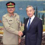 دیدار فرمانده ارتش پاکستان با وزیر خارجه چین
