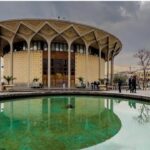 تئاترها ۲ شب روی صحنه نمی‌روند