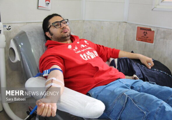استقرار تیم انتقال خون کرمانشاه در سرپل‌ذهاب